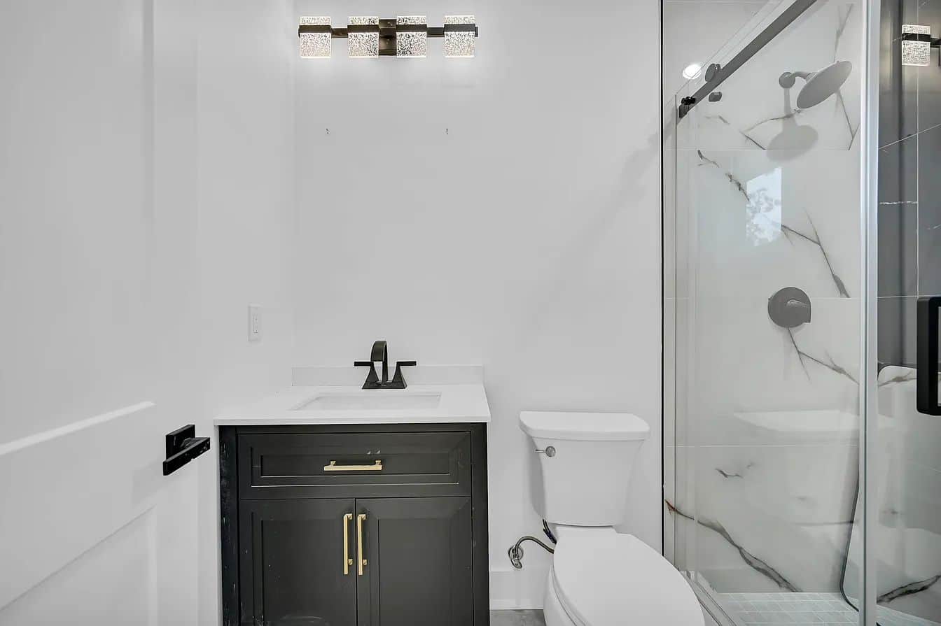 27 Mounthaven Dr Livingston NJ bathroom photo 23