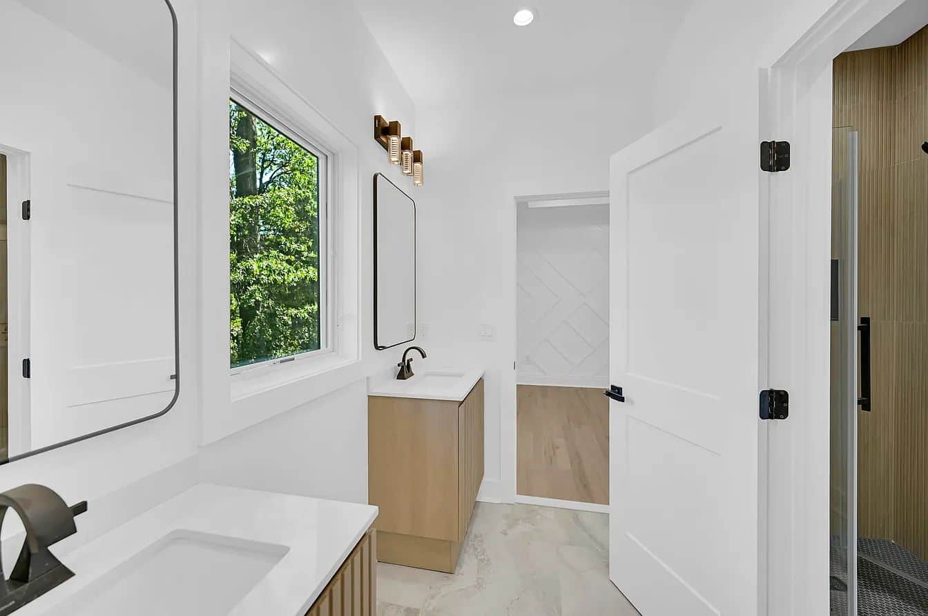 27 Mounthaven Dr Livingston NJ bathroom photo 21