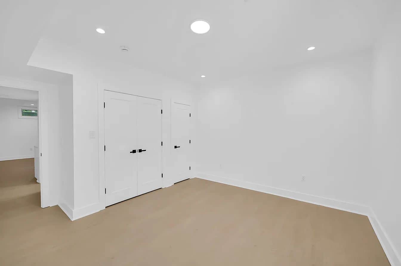 27 Mounthaven Dr Livingston NJ bedroom photo 11