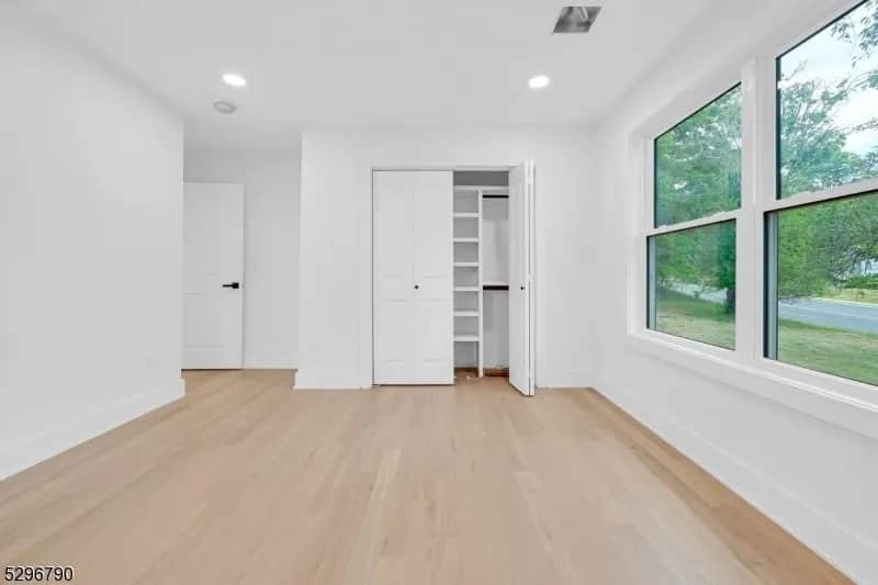 280 W Mt Pleasant Ave Livingston NJ photo 3
