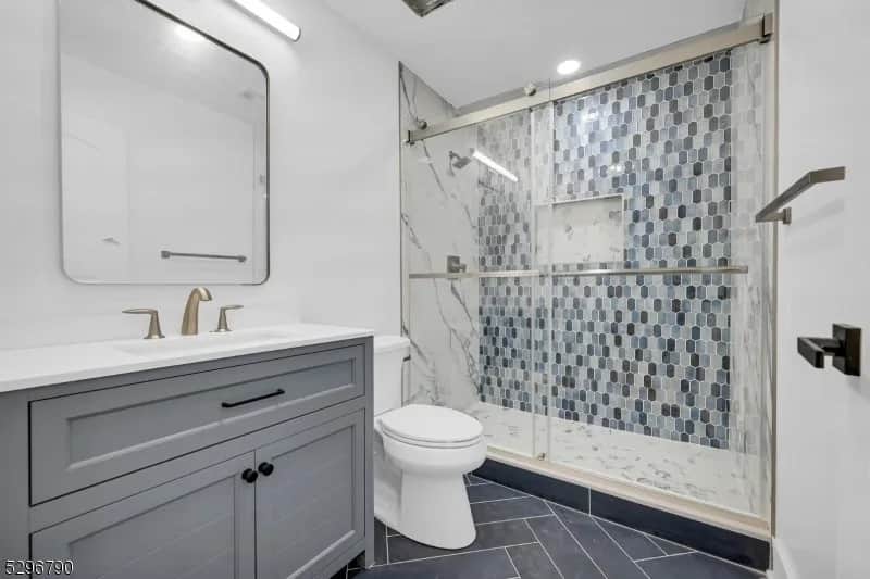 280 W Mt Pleasant Ave Livingston NJ bathroom photo 9