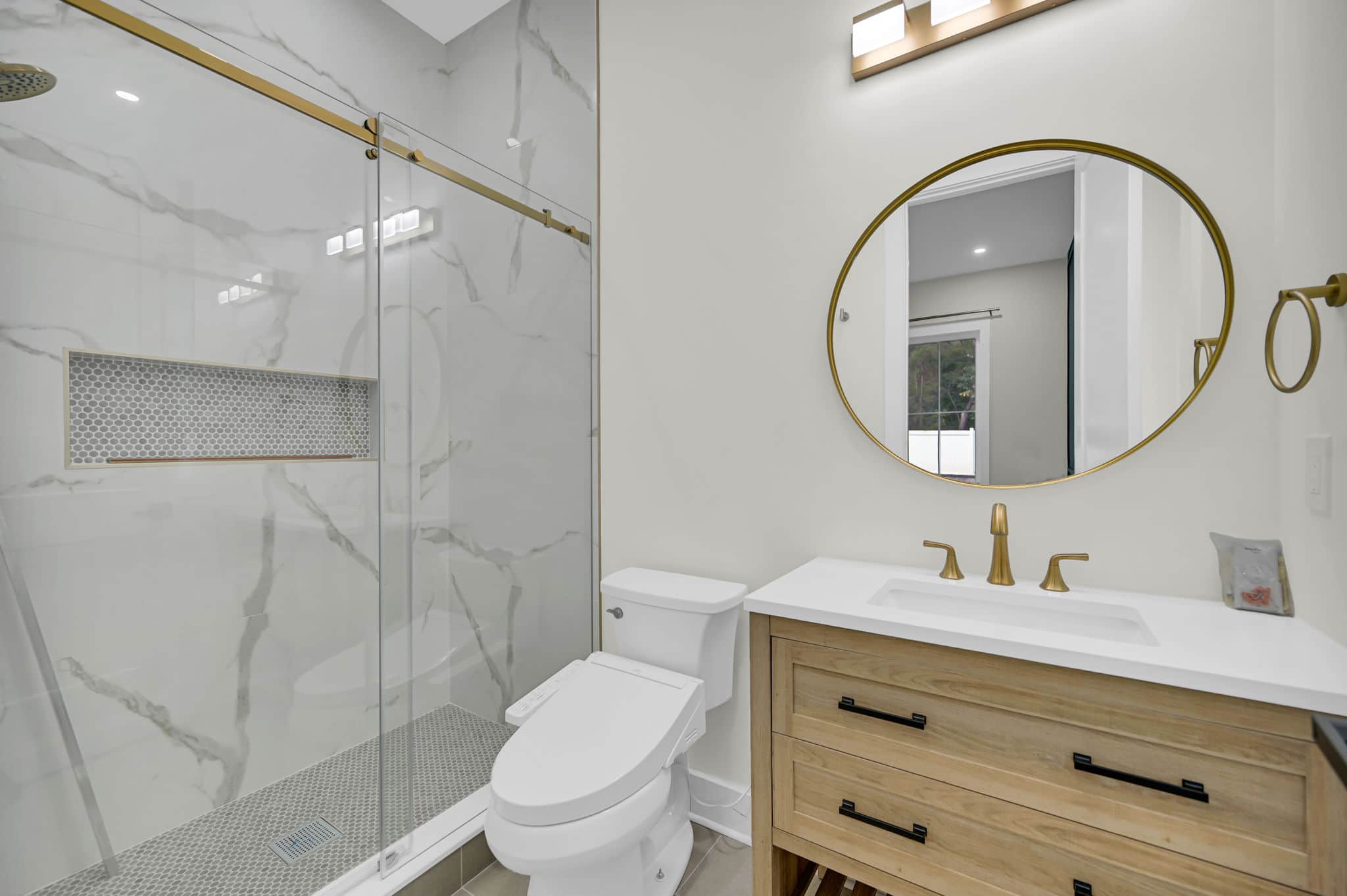 54 Melrose Dr Livingston NJ bathroom photo 19