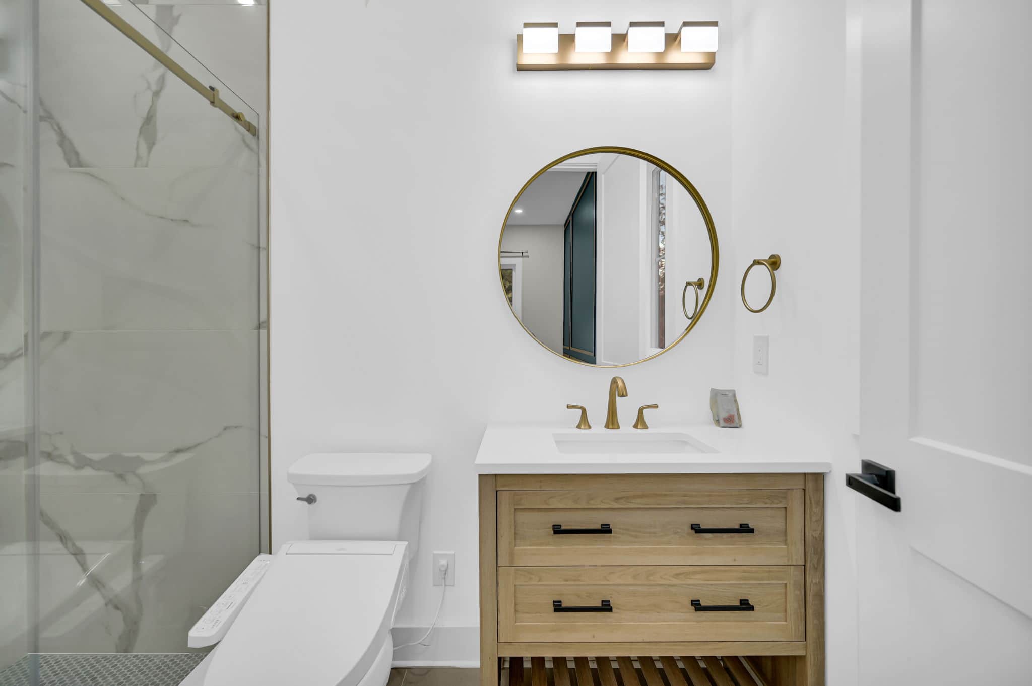 54 Melrose Dr Livingston NJ bathroom photo 20