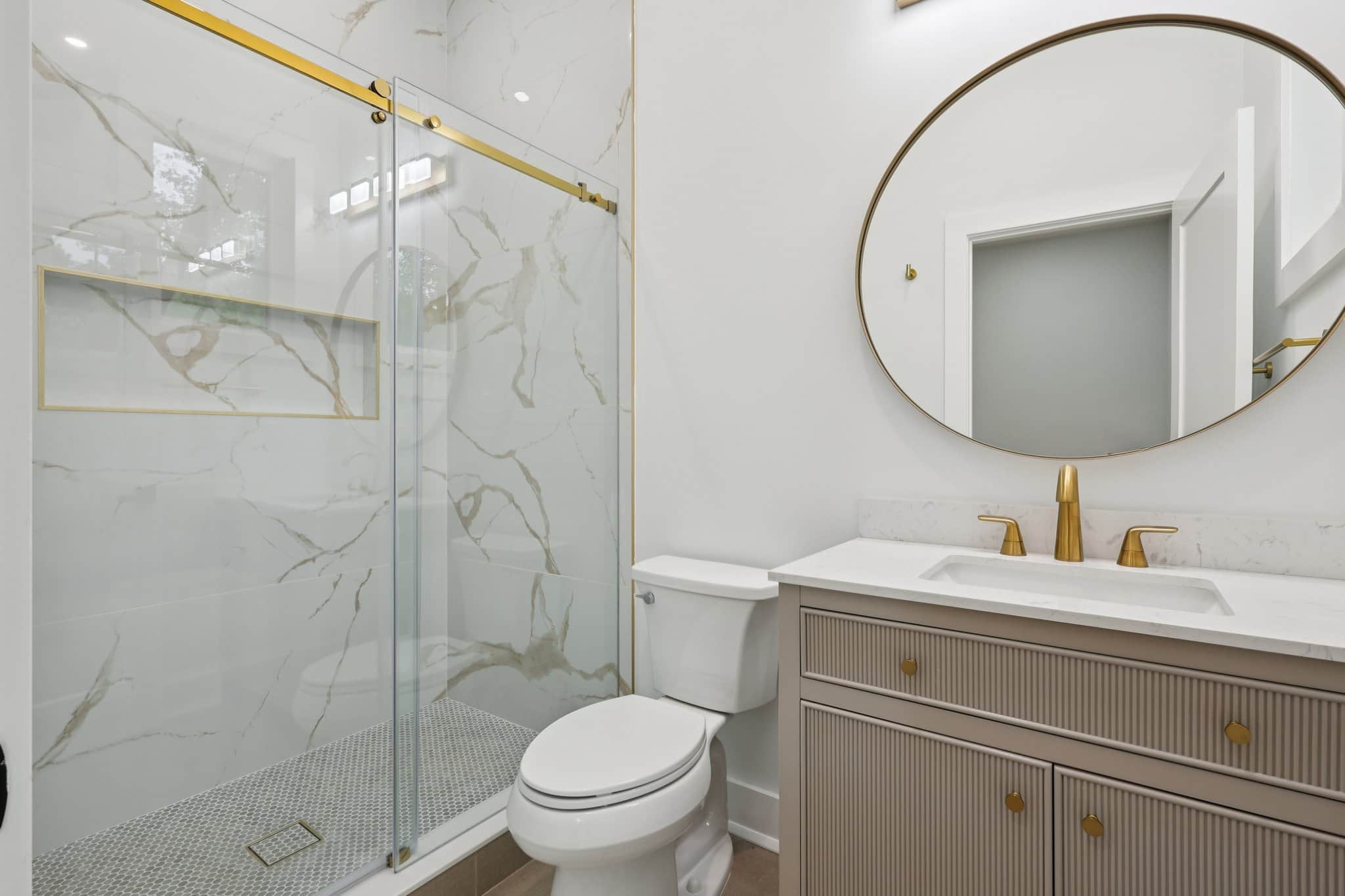 73 W Cedar St Livingston NJ bathroom photo 15